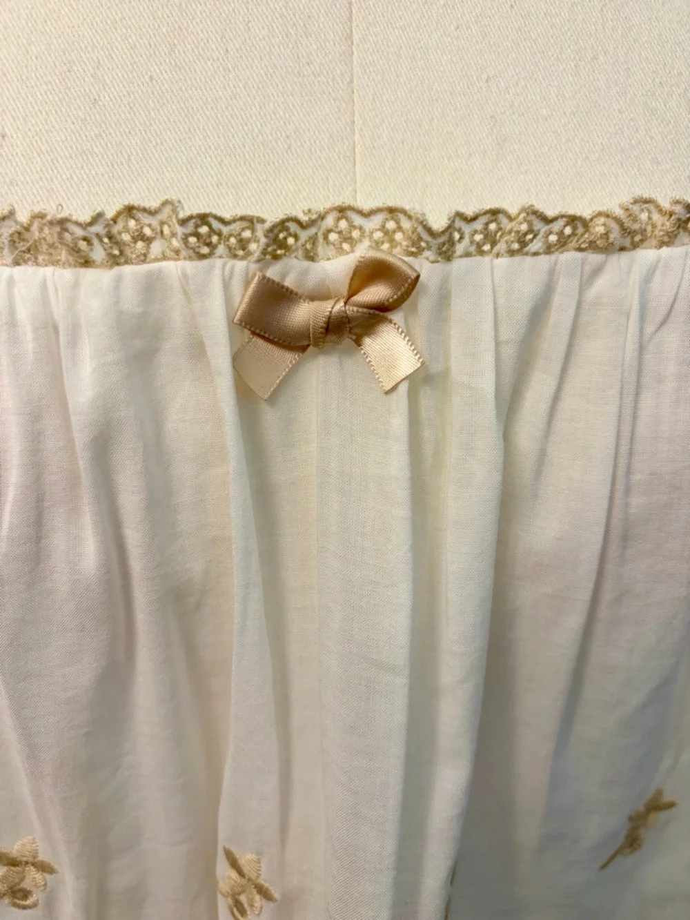 Reformation Broderie Anglaise Cream Eyelet Square-Neck Crop Top Size Small - Picture 3 of 9